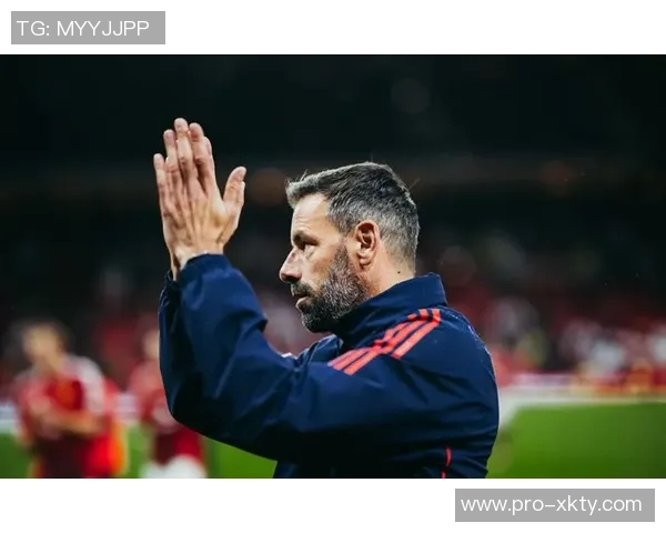 索尔斯克亚现身柴郡引发猜测或将重返曼联担任临时主帅